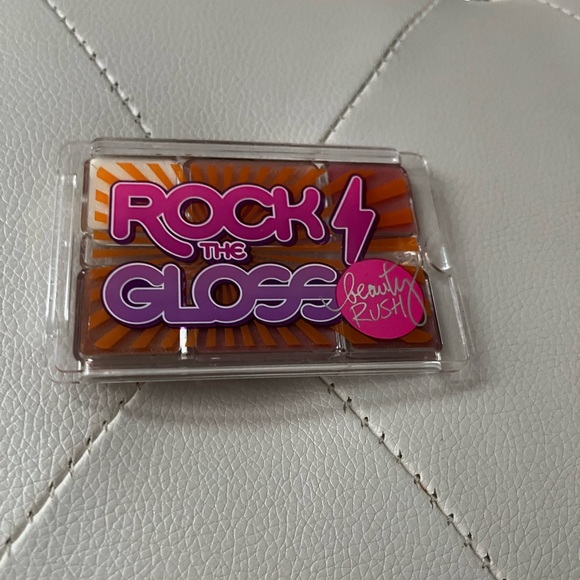 Victoria’s Secret Beauty Rush Rock the Fudge - Picture 2 of 7